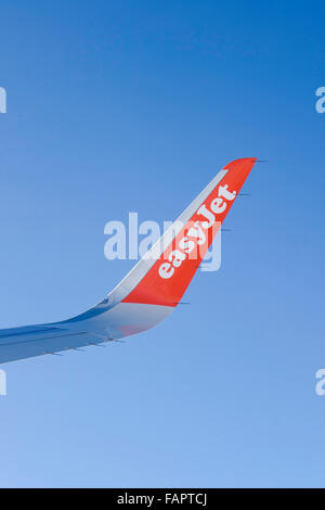 Easyjet compagnia aerea low-cost di aeromobili, wingtip con logotipo. Foto Stock