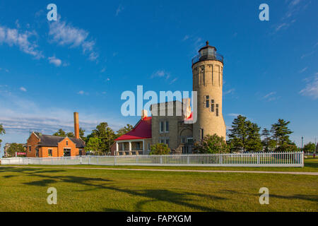 Centro storico di Mackinac Point Lighthouse in Michilimackinac parco dello stato in Mackinaw City Michigan Foto Stock
