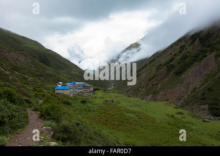 Viste di una cittadina fo Yak Kharka in Annapurna Conservation Area modo di Thorong Phedi Foto Stock