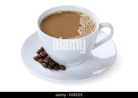 Caffè latte caffè latte il latte nella tazza isolata su uno sfondo bianco Foto Stock