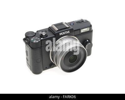 Pentax Q un minuscolo mirrorless la fotocamera digitale a obiettivo intercambiabile introdotto nel 2011 Foto Stock