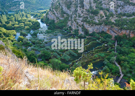 Canyon del fiume Krka nel parco nazionale di Krka vicino Roski slap Foto Stock