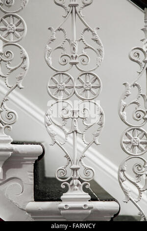 Tyndalls Park Road per la ristrutturazione dell'insegnamento universitario e spazi di amministrazione intonaco decorativo dettagli su pareti e Foto Stock