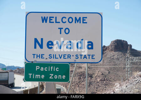 Confine di Stato segno, Hoover Dam, Arizona/Nevada, USA. Foto Stock