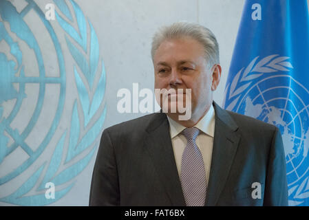 New York, Stati Uniti. 04 gen 2016. Ukrainian rappresentante permanente presso le Nazioni Unite Volodymyr Yelchenko attende per presentare le proprie credenziali al Segretario generale. Il neo-installato ucraino rappresentante permanente presso le Nazioni Unite, Volodymyr Yelchenko ha presentato le sue credenziali diplomatiche al Segretario Generale Ban Ki-moon in occasione di una cerimonia che si terrà presso la sede delle Nazioni Unite a New York City. Credito: Albin Lohr-Jones/Pacific Press/Alamy Live News Foto Stock