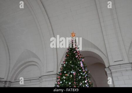 La Union Station washington albero di natale star norvegese di bandiere a stelle e strisce bandiere Foto Stock