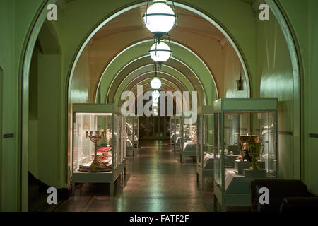 Manchester Town Hall rivestita di visualizzazione azienda alcuni dei consigli di corridoio di argento 4a quarto piano gioielli argenteria display cabina Foto Stock