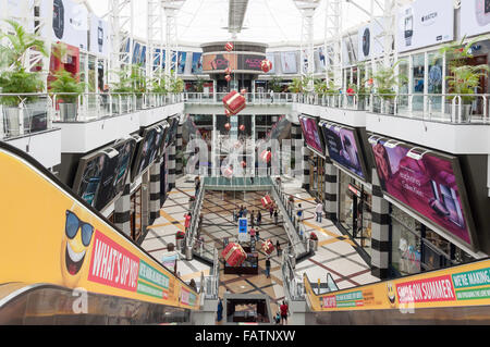 Interno del Menlyn Park Shopping Centre, Pretoria, Tshwane Metropolitan comune, provincia di Gauteng, Repubblica del Sud Africa Foto Stock