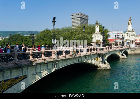 Maria Cristina ponte sul Rio dell'Urumea, Donostia-San Sebastián, Gipuzkoa, Paesi Baschi Foto Stock