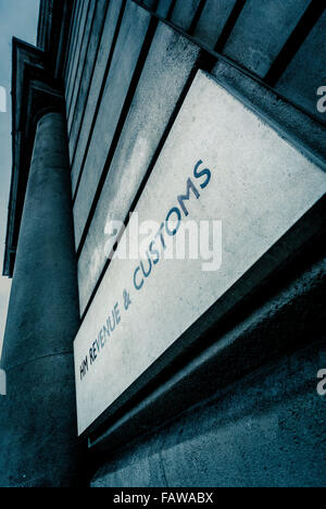 HM Revenue e dogane, segno sulla costruzione di Whitehall, Londra, Regno Unito. Foto Stock