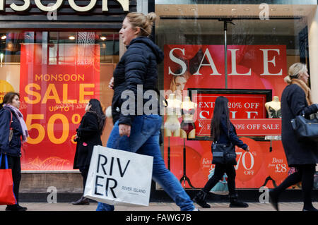 Le vendite di gennaio su Oxford Street, Londra England Regno Unito Regno Unito Foto Stock