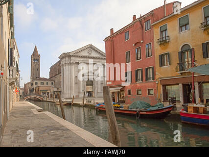 La chiesa di San Barnaba a Venezia Foto Stock