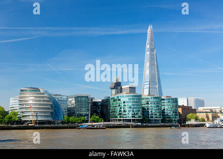 Il Municipio, la Shard e HMS Belfast sul Fiume Tamigi. Foto Stock