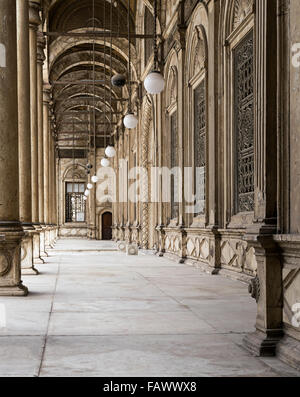 Passaggi che circondano il cortile interno di Muhammad Ali Pasha Foto Stock