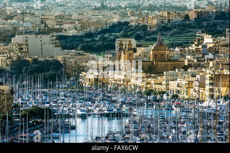 Msida è una città portuale nella regione centrale di Malta. La città si trova appena a ovest di La Valletta sulla costa nordorientale di malto Foto Stock