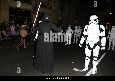 2015 Hollywood parata natalizia di scatti di auto dotate di: atmosfera dove: Hollywood, California, Stati Uniti quando: 30 Nov 2015 Foto Stock