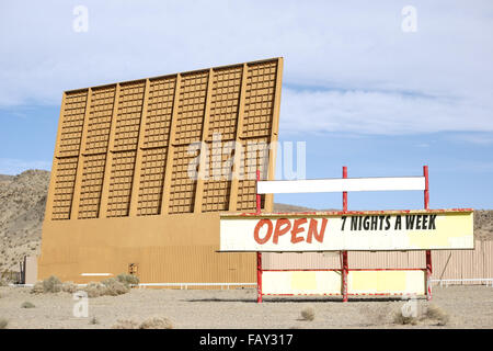 Cinema drive-in nel deserto Foto Stock