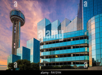 Reunion Tower è un 561 piedi (171 m) torre di osservazione e uno dei più riconoscibili punti a Dallas, Texas Foto Stock