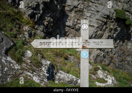 Seguire le indicazioni per il Southern Upland Way a Portpatrick, Dumfries And Galloway, Scozia. Foto Stock