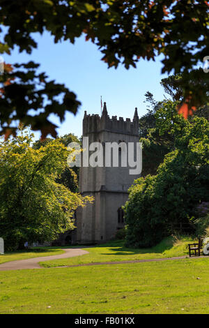La chiesa parrocchiale di San Giorgio e San Maria, Cockington, un vecchio villaggio pittoresco vicino a Torquay, Devon Foto Stock