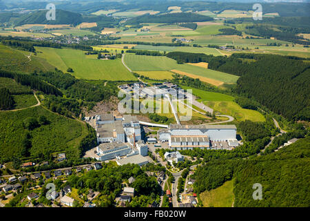 Vista aerea, birreria, la produzione di birra, Veltins brewery Grevenstein, gestione aziendale, Grevenstein, Meschede, Sauerland, Foto Stock