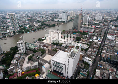 Viws panoramico e verticale di Bangkok da scirocco sul tetto. Thailandia. Asia, Bangkok, capitale, Centara Grand, del Fiume Chao Praya, Foto Stock