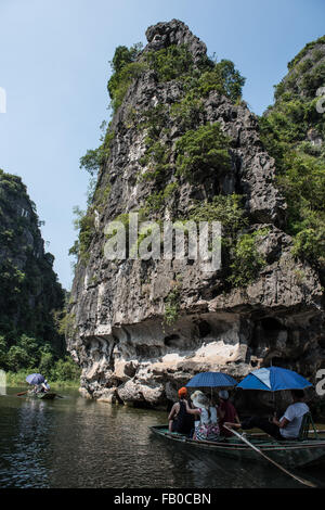 Le imbarcazioni turistiche sul fiume Foto Stock