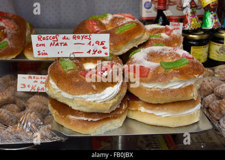 Panificio Spagnolo di Malaga Spagna Andalusia ( roscof de reyes - twisted rotolo di kings ) Foto Stock