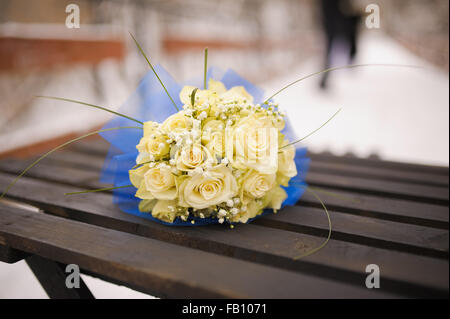 Molto bella sposa bouquet simbolo dell amore Foto Stock