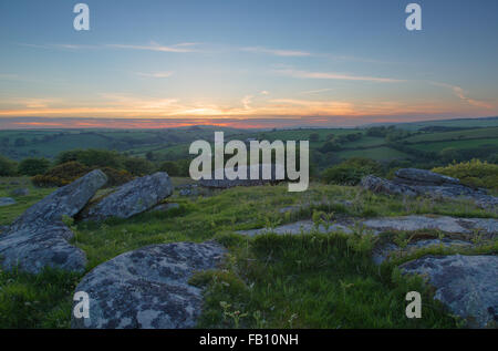 Sunset over Bodmin Moor dal lago Siblyback Foto Stock