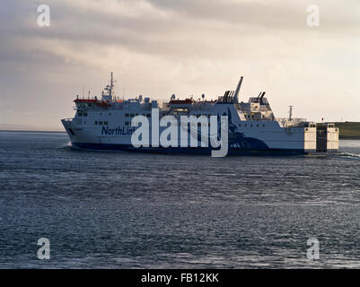 Dh Scapa flusso HAMNAVOE MV ORKNEY Serco Northlink traghetti passeggeri a vela traghetti Scozia Foto Stock