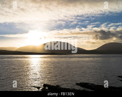 Dh Scapa flusso audio HOY ORKNEY Graemsay lighthouse sole invernale Hoy colline isole scozzesi paesaggio Foto Stock