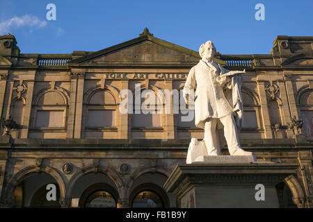 William Etty sta eretta al di fuori della città di York Art Gallery, nello Yorkshire, Inghilterra, Regno Unito Foto Stock