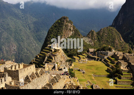 Rovine, città Inca di Machu Picchu, Sito Patrimonio Mondiale dell'UNESCO, Urubamba, Provincia di Cusco, Perù Foto Stock