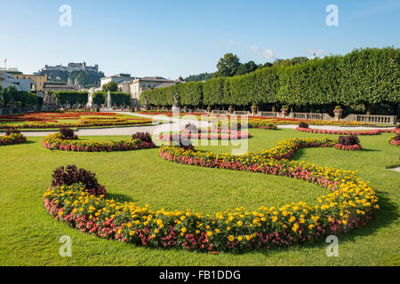 Il castello di Hohensalzburg e Giardini Mirabell, Salisburgo, Austria Foto Stock