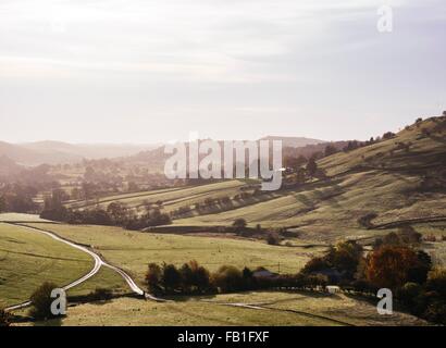 Elevato angolo di visione della laminazione di paesaggio agricolo, Peak District, Derbyshire, England, Regno Unito Foto Stock