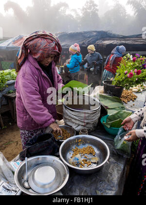 Mercato Mattutino in Putao Foto Stock