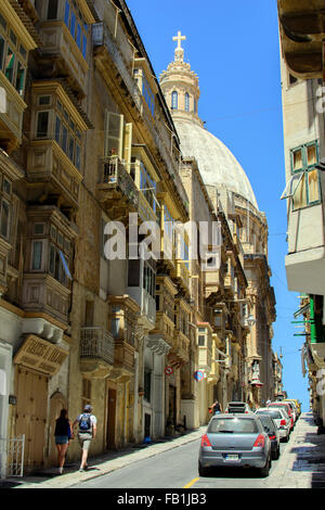 Scena di strada a La Valletta, Malta Foto Stock