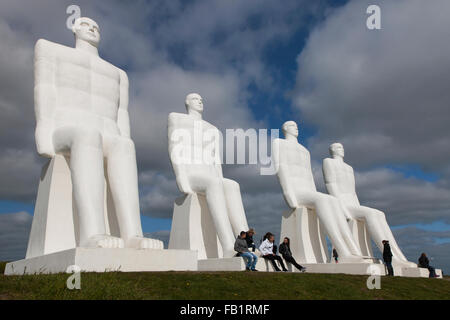 Enorme scultura l uomo e il mare di Svend Wiig Hansen, porto di Esbjerg, Esbjerg, Danimarca Foto Stock