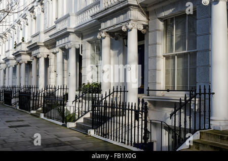 A schiera in stile georgiano città case su Palace Gardens Terrace, Londra England Regno Unito Regno Unito Foto Stock