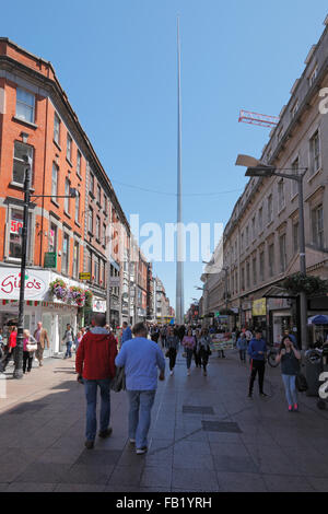 Henry Street e la guglia Monumento a Dublino, Irlanda Foto Stock