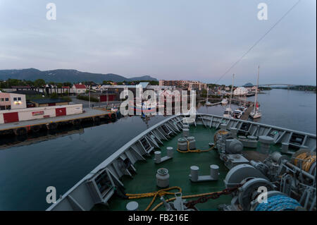 Hurtigruten, ms nordlys nave da crociera al broennoysund, Norvegia Foto Stock