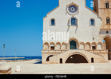 Romanica del XII secolo Cattedrale di Trani, (Cattedrale di San Nicola Pellegrino), Trani, Puglia, Italia Foto Stock