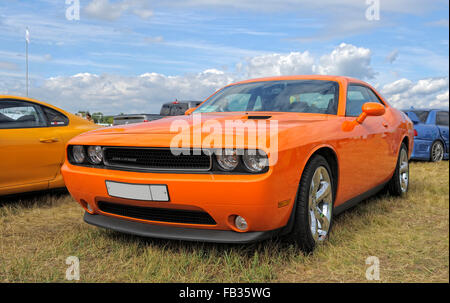 Il leggendario muscle car Dodge Challenger su Show Autoexotics in Zhukovsky, Russia Foto Stock