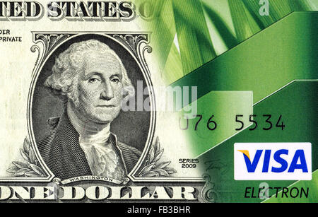 La banconota di un dollaro americano è convertito in una carta di credito. Concetto di immagine Foto Stock