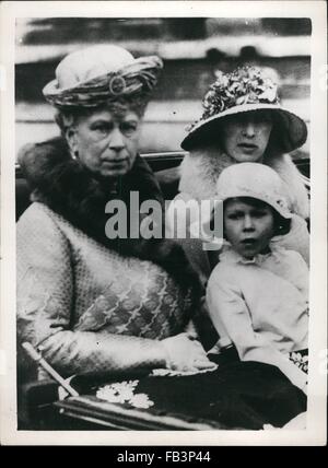 1933 - Maria di Teck regina consorte moglie di King-Emperor George V. Queen Mary Princess Royal & la principessa Elisabetta. © Keystone Pictures USA/ZUMAPRESS.com/Alamy Live News Foto Stock