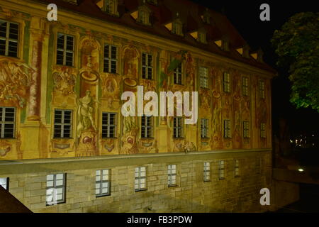 Bamberg, Germania - vista notturna su Altes Rathaus, Baviera, regione Alta Franconia Foto Stock