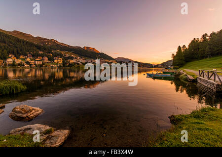 Sunrise in nobili Ski Ressort San Moritz in estate, Engadina, dei Grigioni, Svizzera, Grigioni, San Moritz Foto Stock