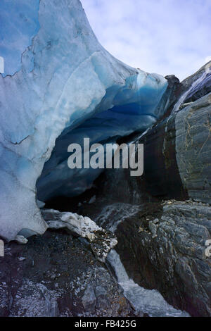 Fine della grotta receding Worthington Glacier, Chugach Mountain Range, Alaska Foto Stock