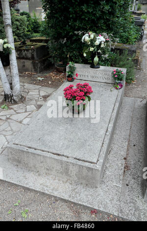 La tomba di Simone Signoret e Yves Montand nel cimitero di Père Lachaise, Parigi, Francia. Foto Stock